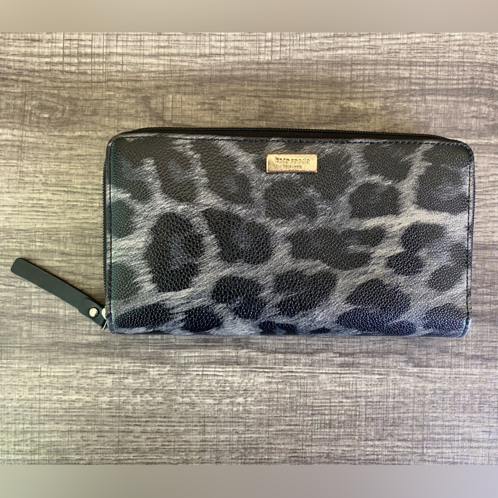 🖤 KATE SPADE Grey Leopard Zip Around Wallet